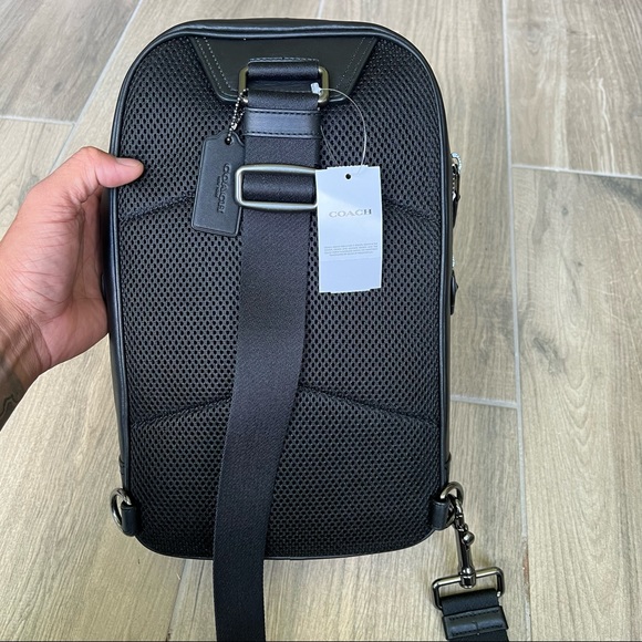 Coach Graham Pack In Signature Canvas - Picture 3 of 8